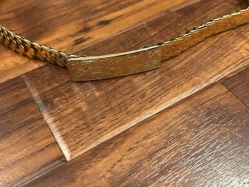 Vintage 1960s Gold Tone Fish Scale Segmented Stretch Belt w Bark Texture Clasp
